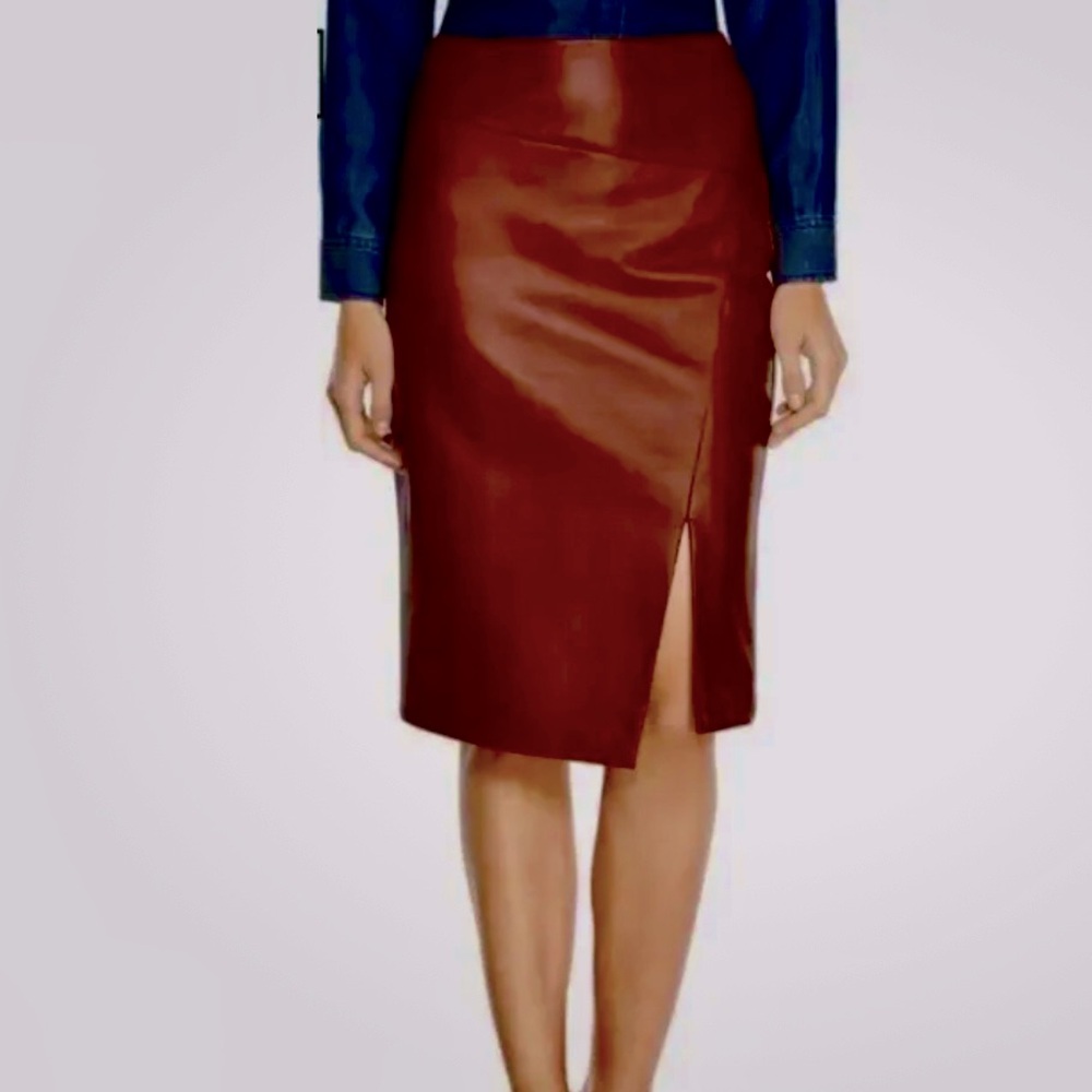 White House Black Market Leather Skirt in Excellent Condition